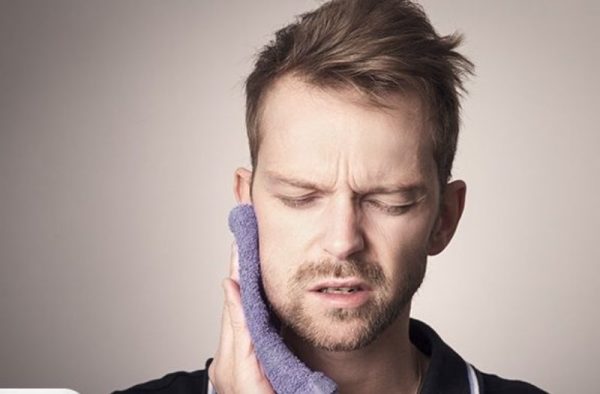 Nhổ răng khôn bị sưng má phải làm sao? 24 Nhổ răng khôn bị sưng má phải làm sao?