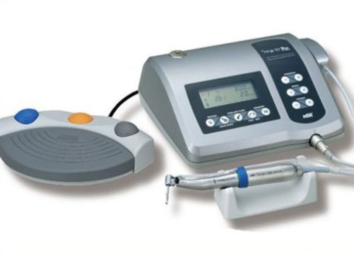 Chuẩn bị dụng cụ cắm Implant cần những vật dụng nào? 1 Máy khoan đặt implant