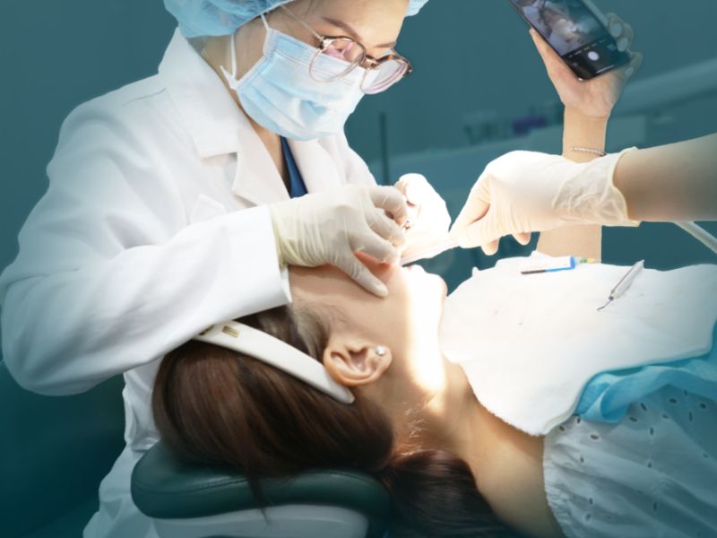 Khám phá toàn bộ quy trình bọc răng sứ từ A-Z tại nha khoa đạt chuẩn