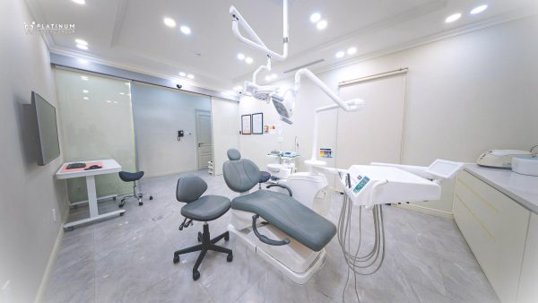 Phòng phẫu thuật với trang thiết bị hiện đại giúp ca trồng răng Implant diễn ra nhẹ nhàng, ít xâm lấn và đạt độ chính xác cao