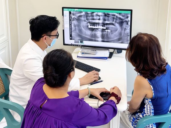 Răng sứ bị hở: Dấu hiệu, nguyên nhân và cách khắc phục hiệu quả 13 Khám răng định kỳ để phát hiện sớm bất thường