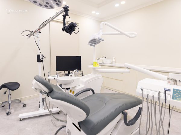 Trụ Implant ETK có tốt không? Đánh giá mức độ an toàn và hiệu quả 8 Phòng khám với cơ sở vật chất hiện đại tại Platinum Dental Group