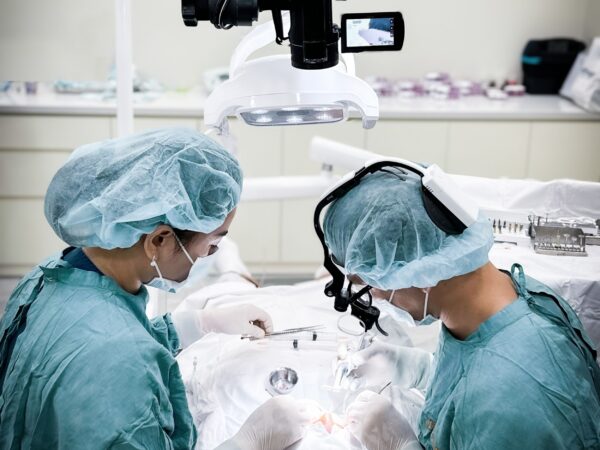 Bác sĩ chính là yếu tố quan trọng hàng đầu quyết định bạn có bị đau nhiều hay ít khi cấy ghép Implant