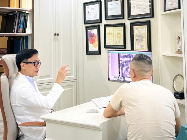 Bác sĩ sẽ tư vấn kỹ cho bệnh nhân về các giải pháp phục hình phù hợp