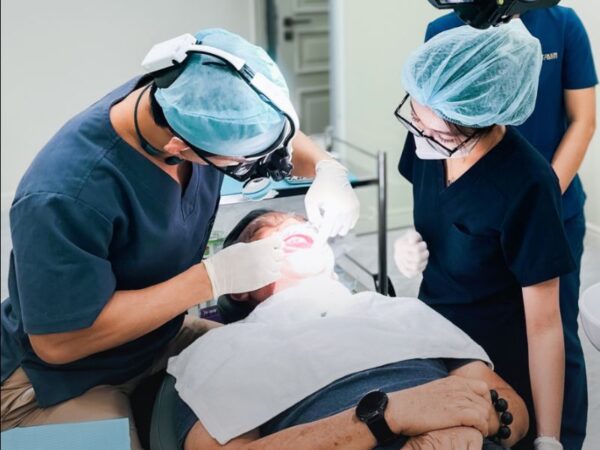 Quá trình ghép xương được gây tê hoàn toàn, không gây đau trong lúc thực hiện