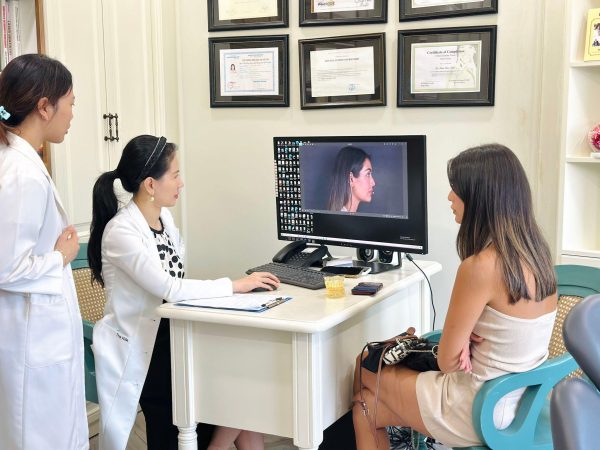 Facescan 3D giúp bác sĩ đánh giá mối quan hệ giữa răng, hàm và gương mặt, đảm bảo kết quả thẩm mỹ tự nhiên