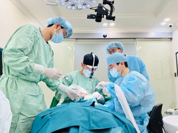 Tiến hành đặt trụ Implant, đảm bảo an toàn và chính xác