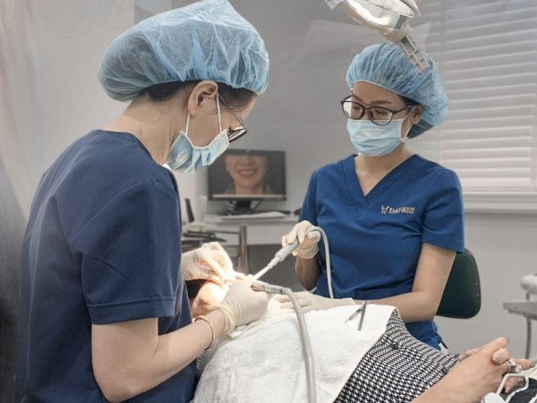 The cost of Veneers changes depending on the material, technology, and the dentist's skill