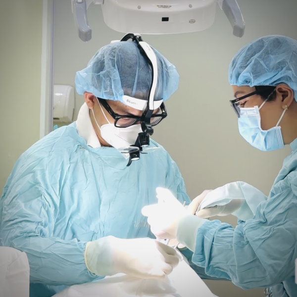 Thực hiện phẫu thuật tại bệnh viện