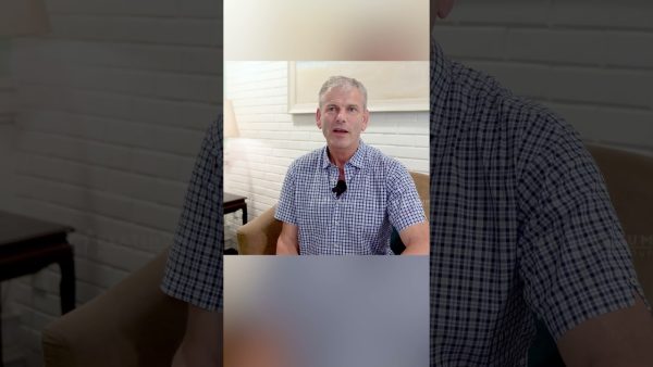 HÀNH TRÌNH NÂNG CẤP NỤ CƯỜI ĐẦY TIN CẬY CỦA MR. CHRISTOPHER