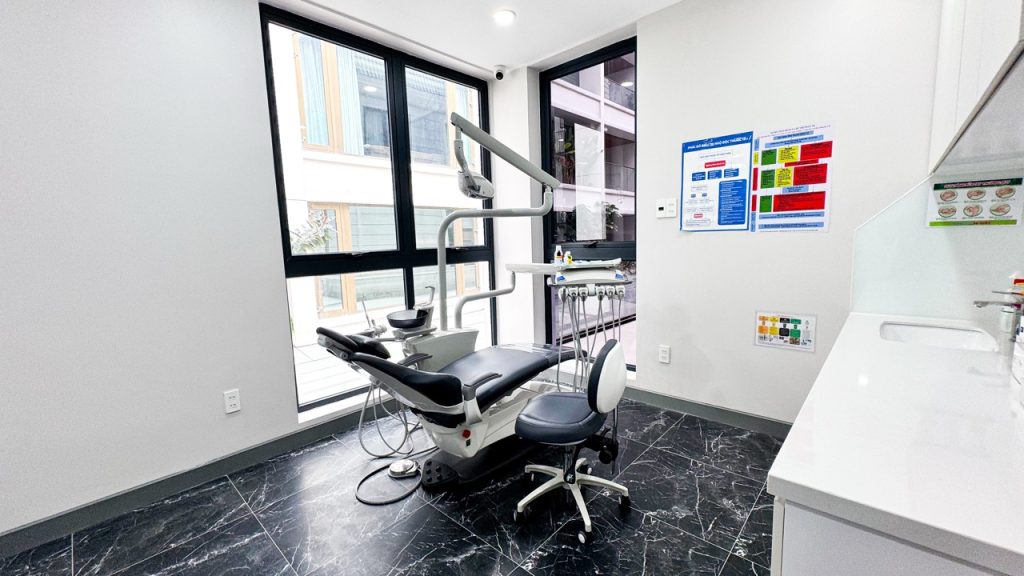 Khu vực điều trị, với 03 ghế nha
