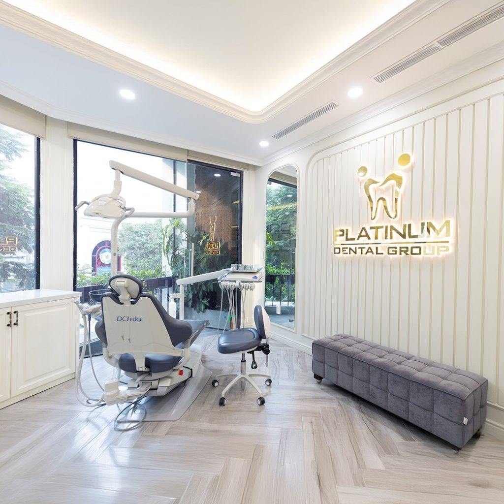 Trồng răng Implant 49 phong kham trong rang implant