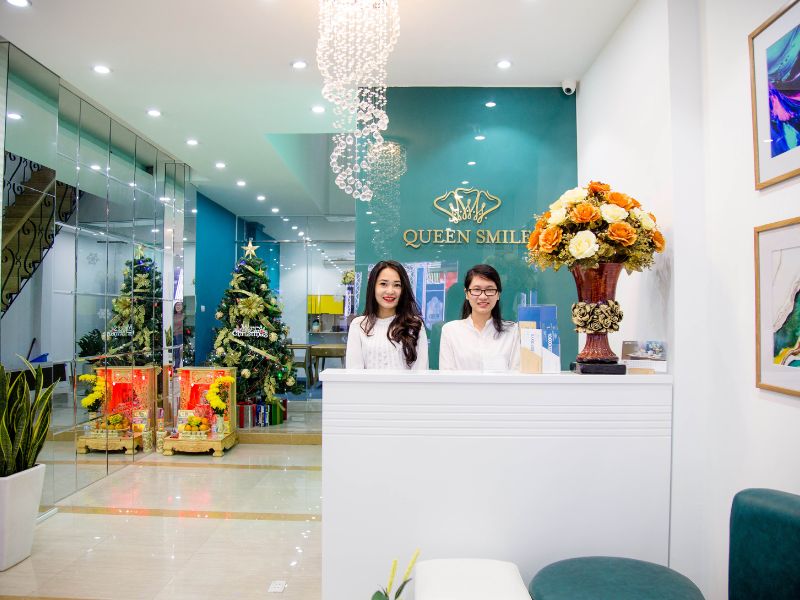Nha khoa Queen tập trung vào các dịch vụ điều trị và cải thiện thẩm mỹ răng miệng