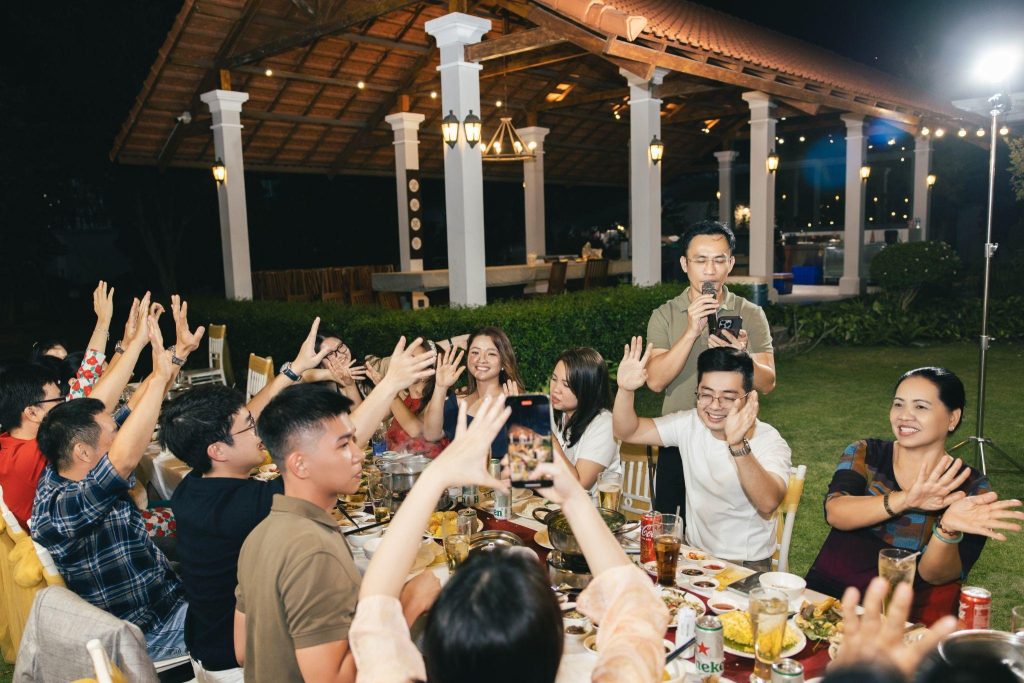 year and party cùng platinum dental group 2025