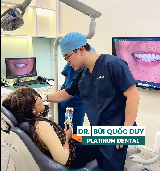 Dr. Quoc Duy personally performing the treatment procedure for Ms. Mai