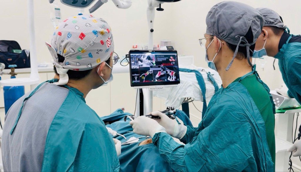 PLATINUM DENTAL GROUP KÝ KẾT HỢP TÁC CÙNG VIỆT QUANG DENTAL: NÂNG TẦM KẾT QUẢ ĐIỀU TRỊ IMPLANT 5 Lợi ích của khách hàng là kim chỉ nam của Platinum Dental