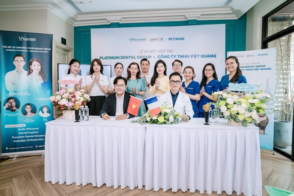PLATINUM DENTAL GROUP KÝ KẾT HỢP TÁC CÙNG VIỆT QUANG DENTAL: NÂNG TẦM KẾT QUẢ ĐIỀU TRỊ IMPLANT 8 Sự hợp tác này một lần nữa khẳng định vị thế của Platinum Dental