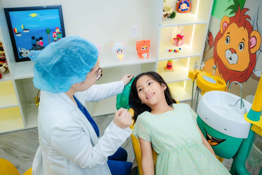 Ba mẹ an tâm cho bé chăm sóc nụ cười